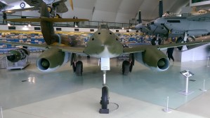 Die Schwalbe, der erste einsatzfähige Düsenjäger der Welt.